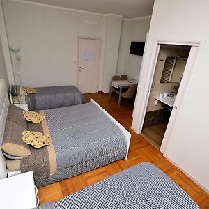 Quadruple Room Private Bathroom